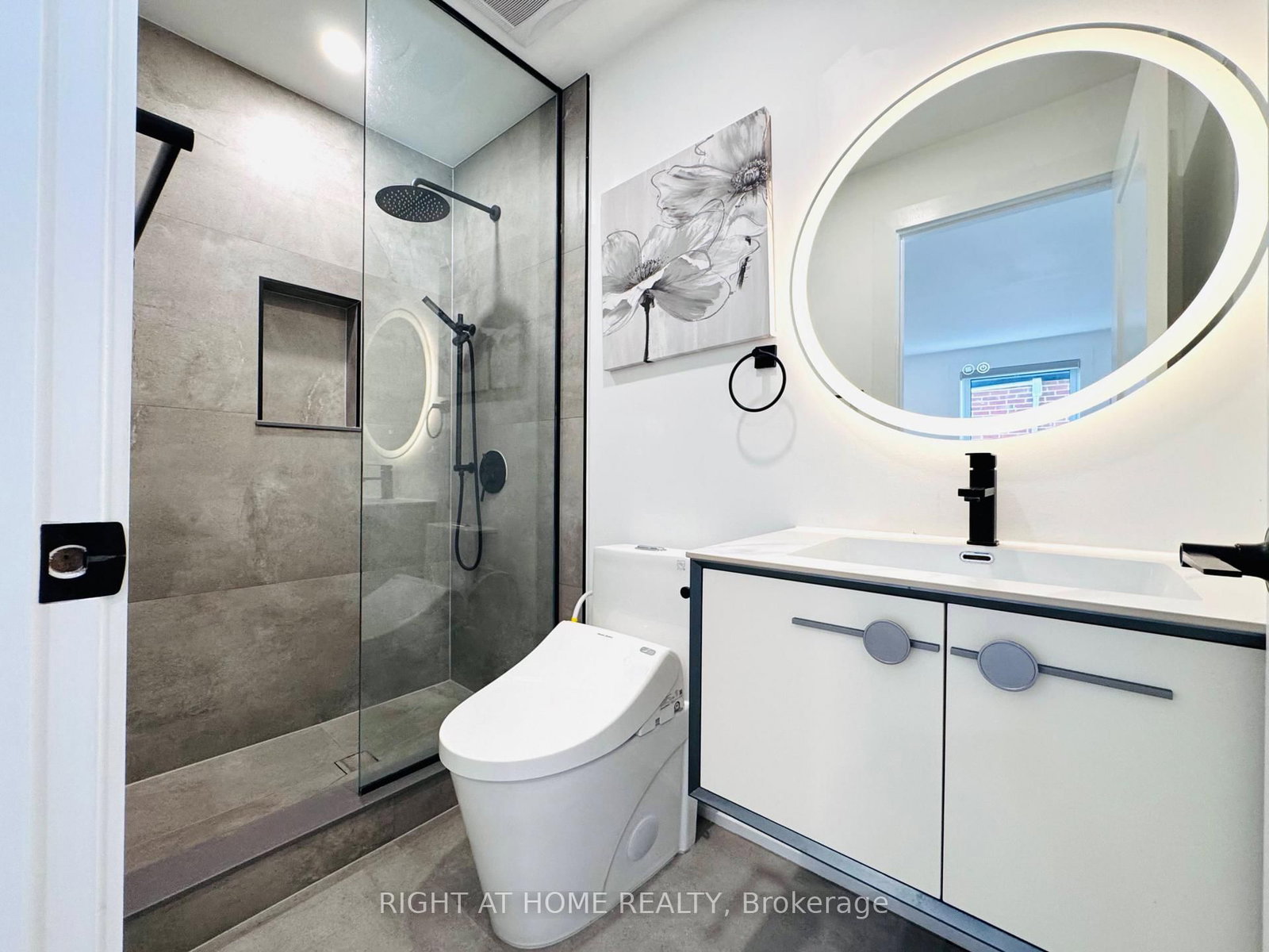 28 Pendeen Avenue • Toronto, ON photo 22
