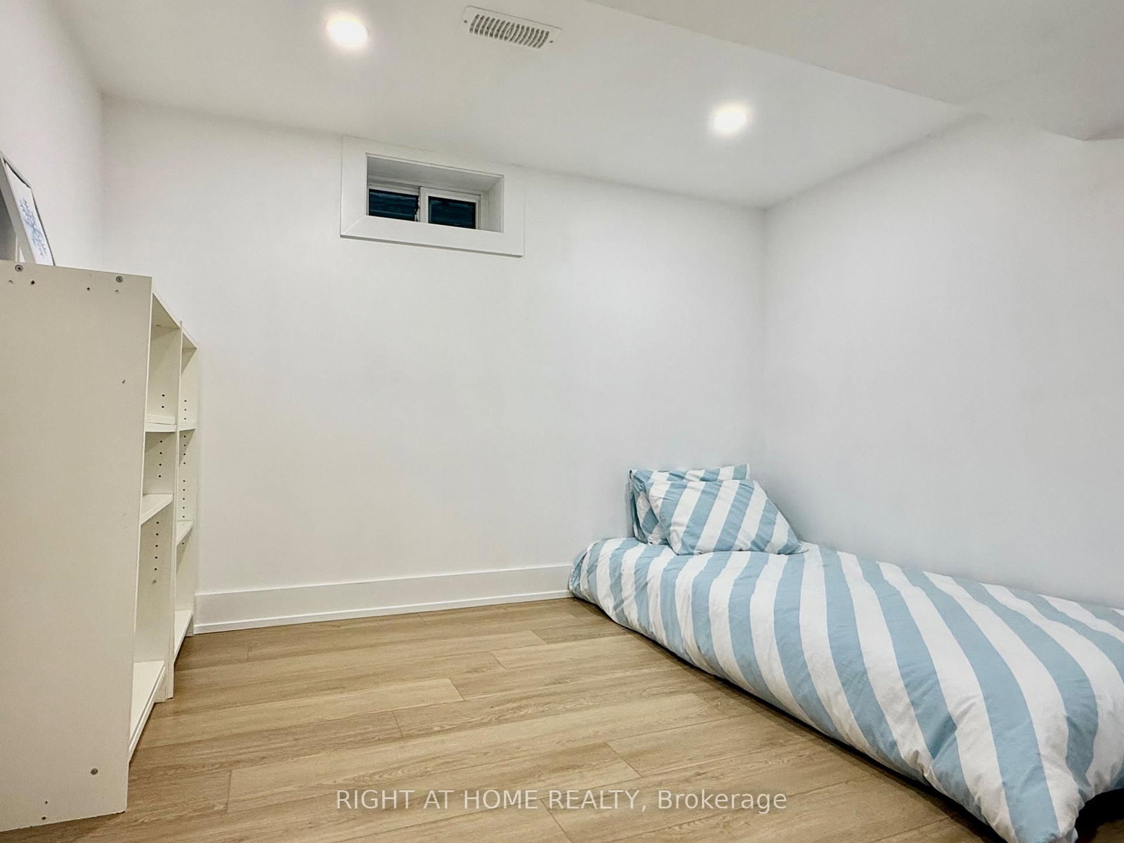 28 Pendeen Avenue • Toronto, ON photo 28