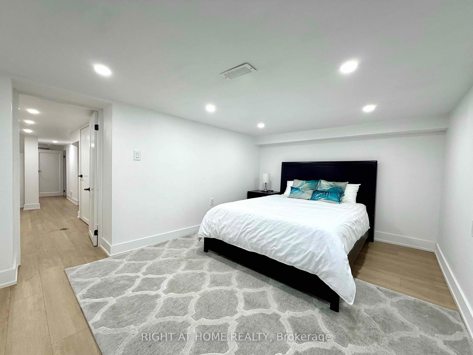 28 Pendeen Avenue • Toronto, ON photo 29