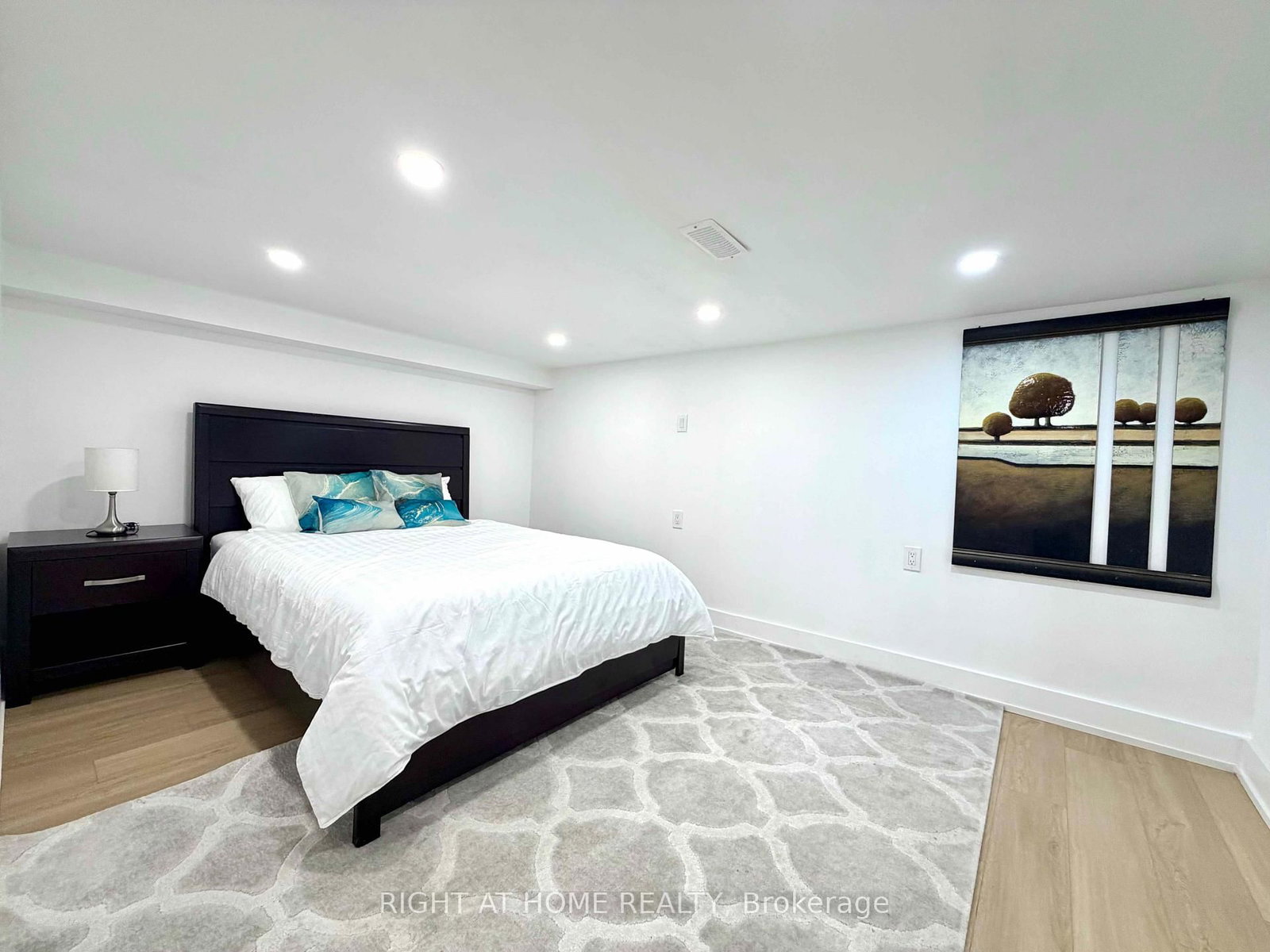 28 Pendeen Avenue • Toronto, ON photo 30