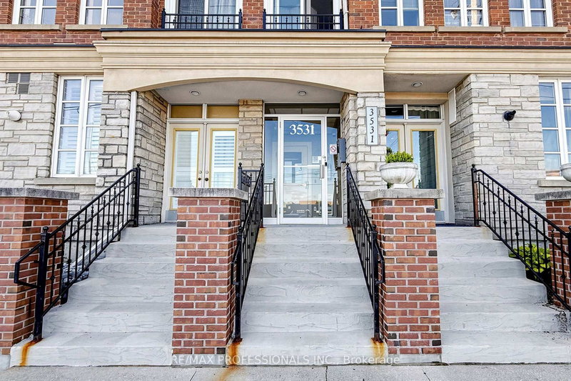206 - 3531 Lake Shore Boulevard W