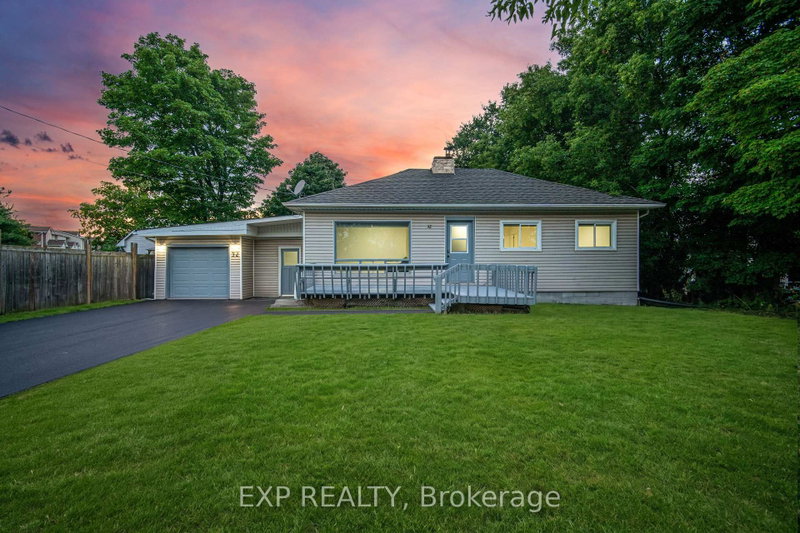 32 Maple Avenue E