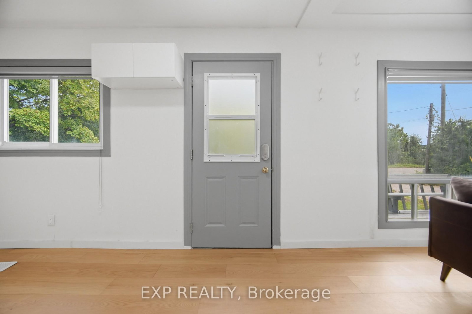 32 Maple Avenue E • Halton Hills, ON photo 3