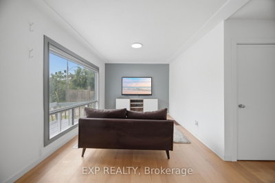 32 Maple Avenue E • Halton Hills, ON photo 8