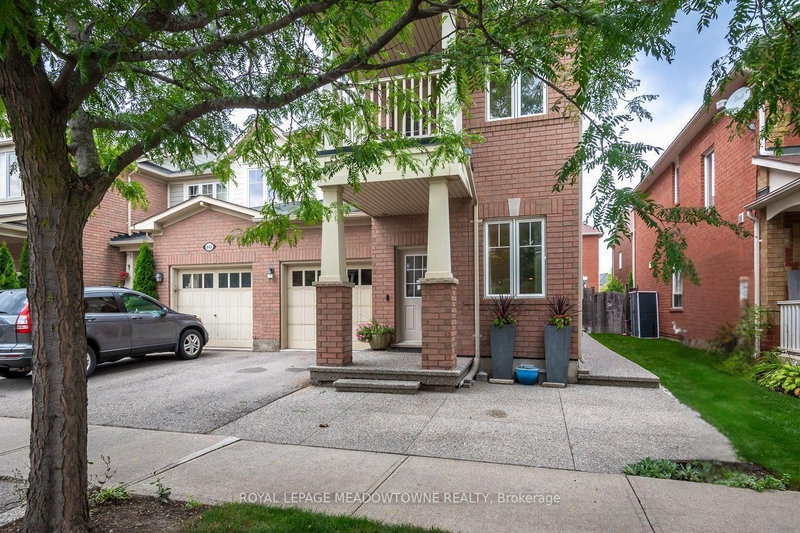 845 Gifford Crescent