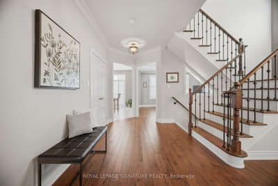 2215 Lapsley Crescent • Oakville, ON photo 5