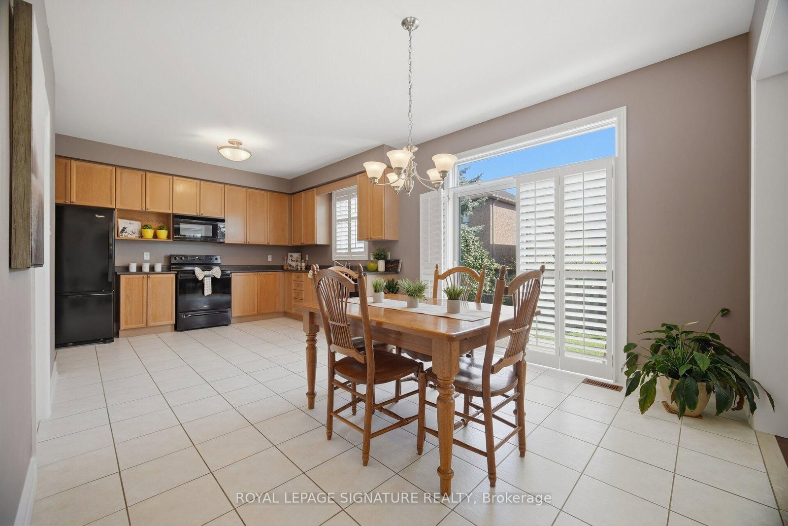 2215 Lapsley Crescent • Oakville, ON photo 8