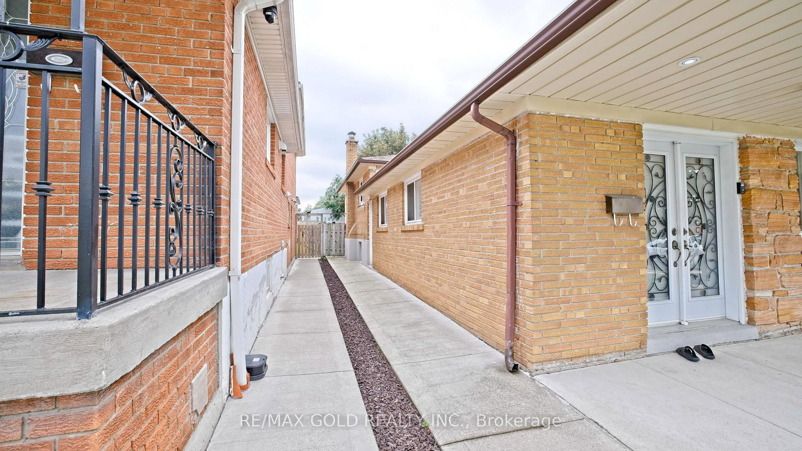 7428 Pickfair Drive • Mississauga, ON photo 28