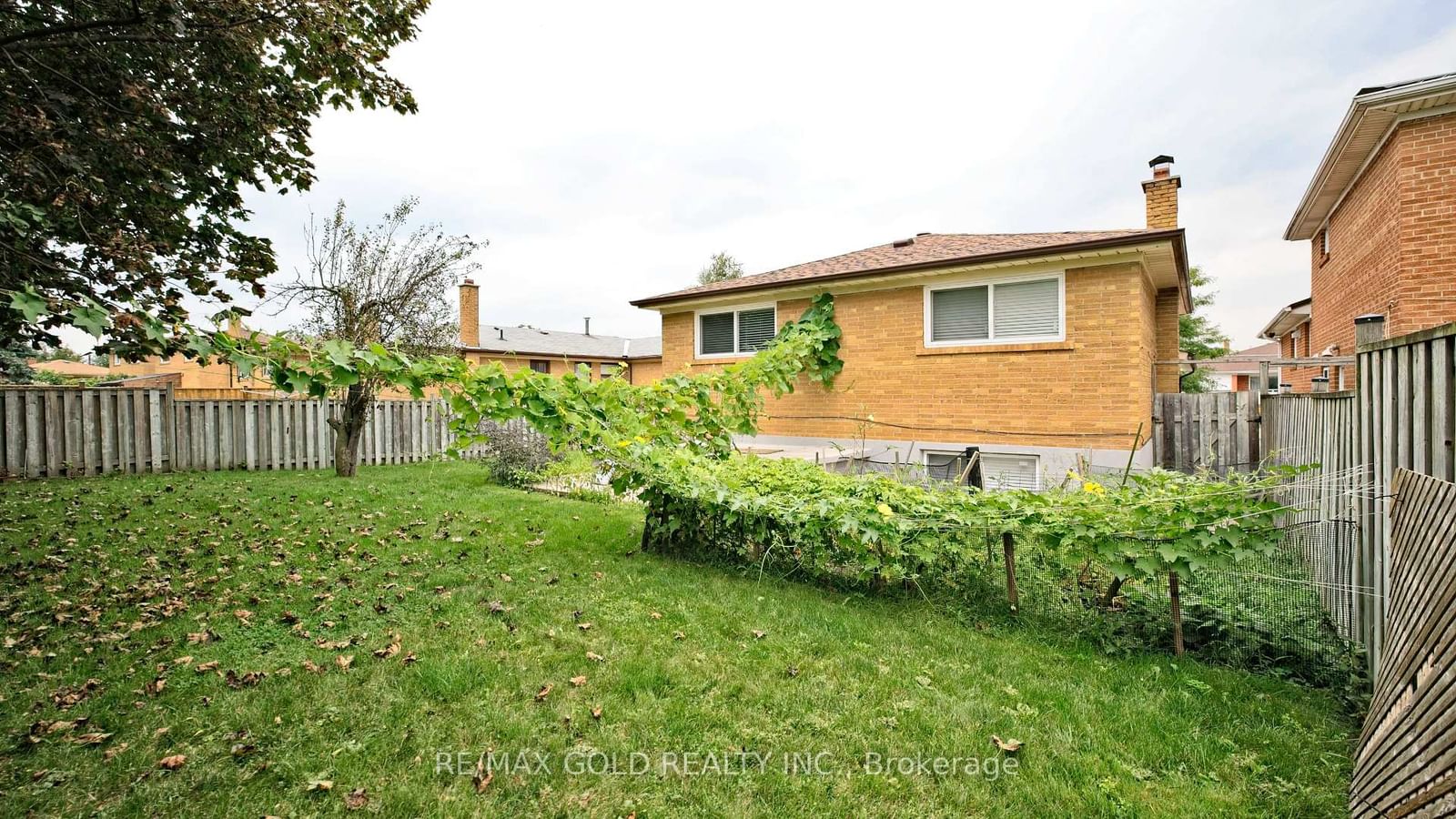 7428 Pickfair Drive • Mississauga, ON photo 42