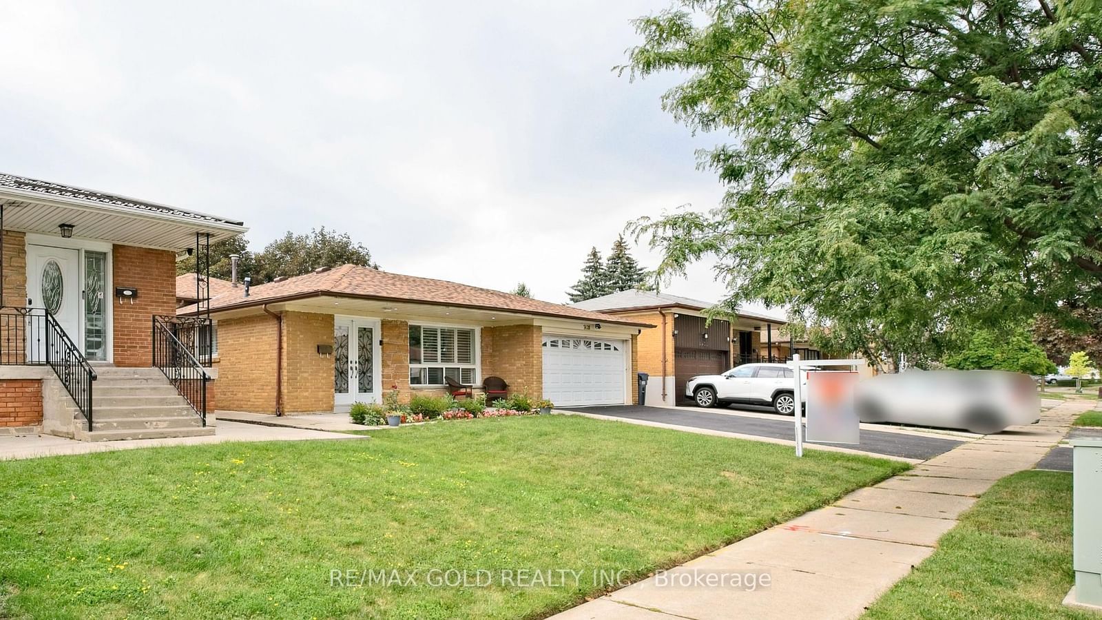 7428 Pickfair Drive • Mississauga, ON photo 5
