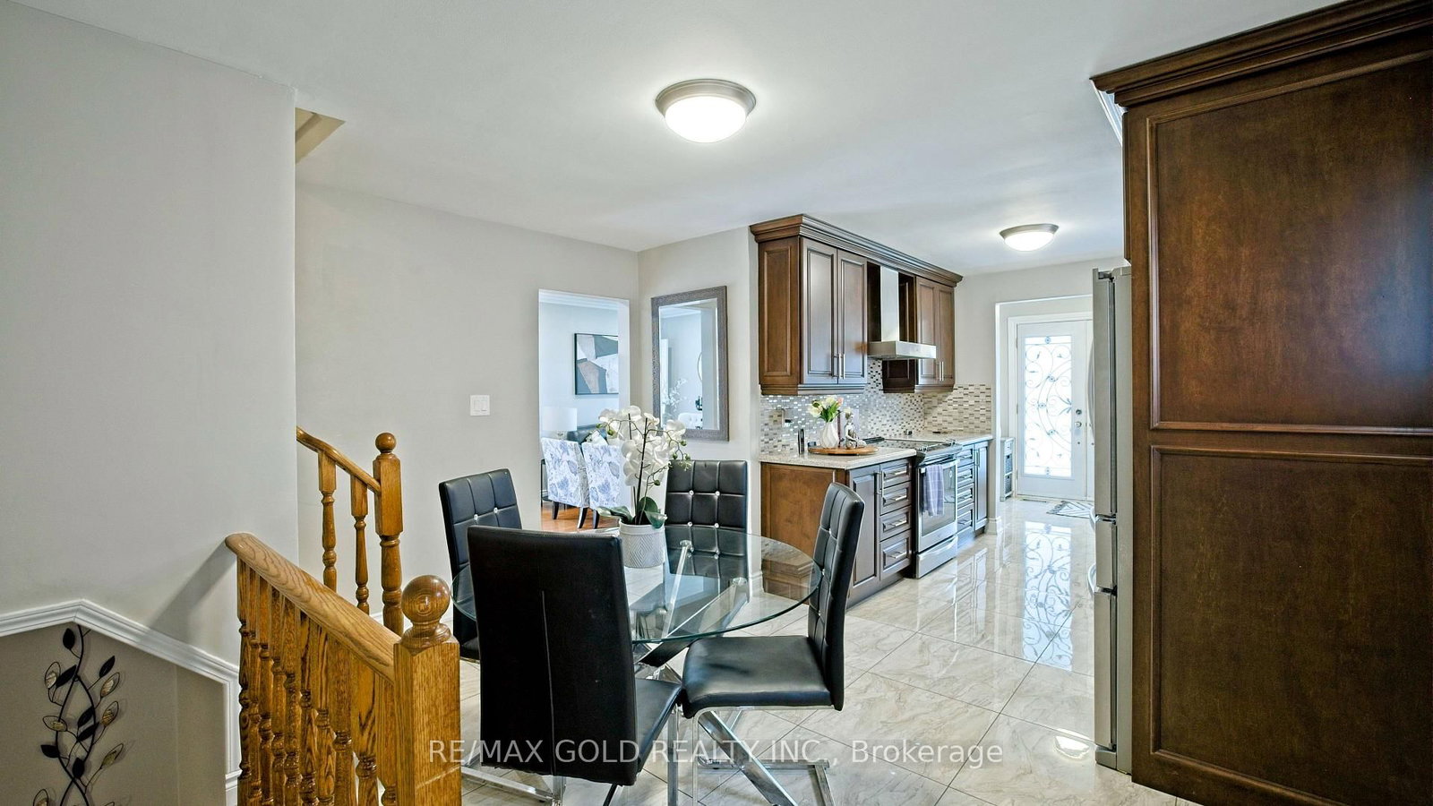 7428 Pickfair Drive • Mississauga, ON photo 9