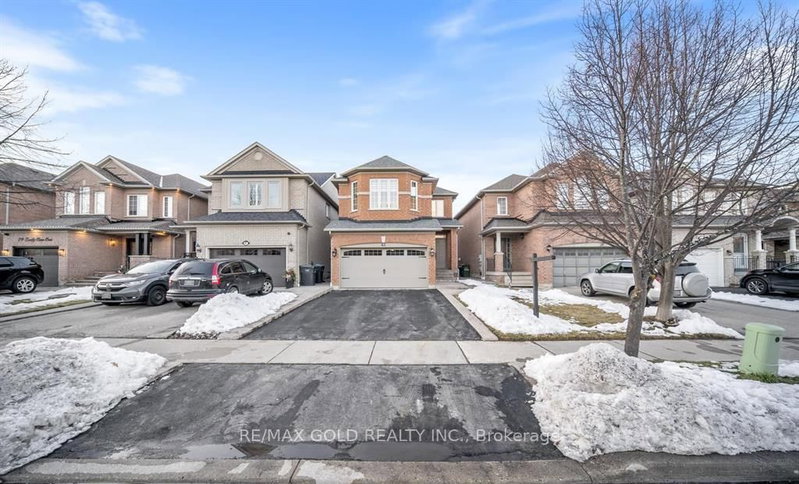 83 Emily Carr Crescent