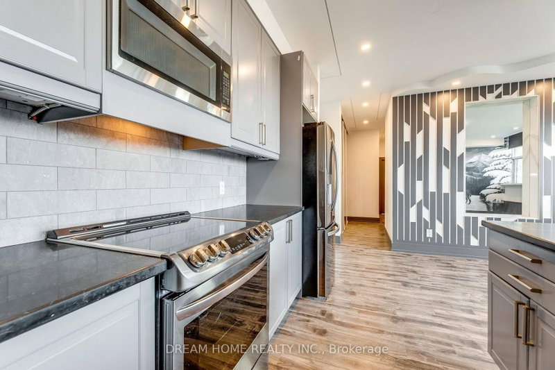 1010 - 2301 Derry Road W