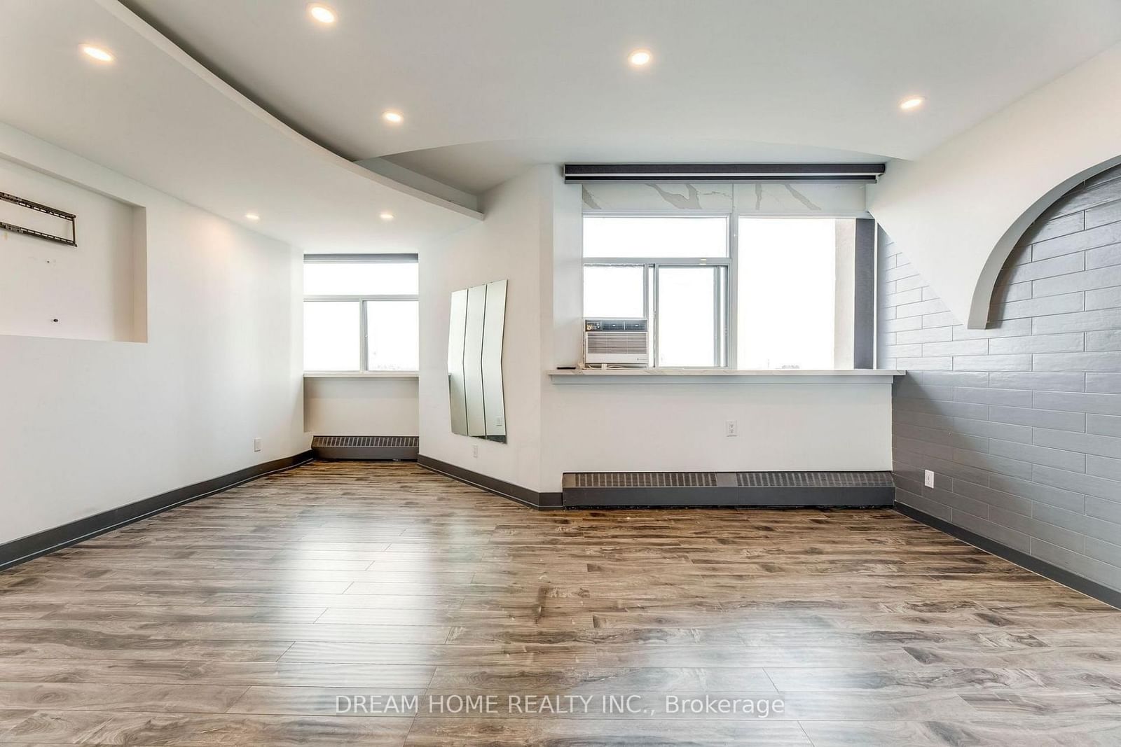 2301 Derry Road W • #1010 • Mississauga, ON photo 4
