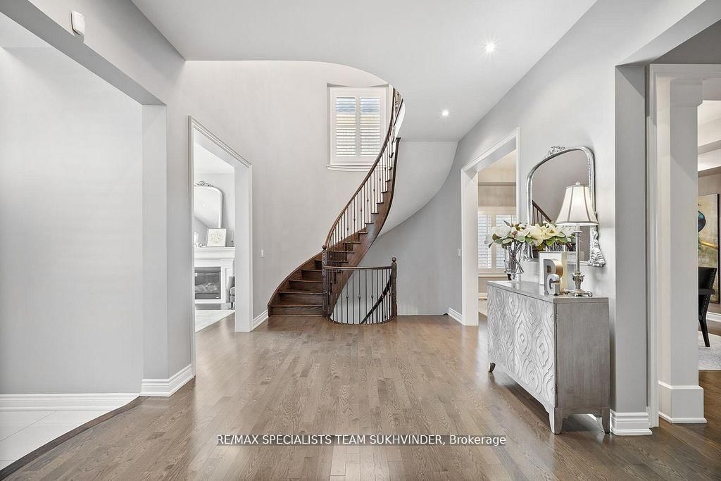 34 Burlwood Road • Brampton, ON photo 4