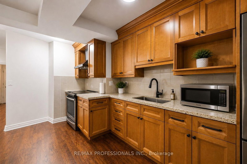 166 Caledonia Rd photo 5