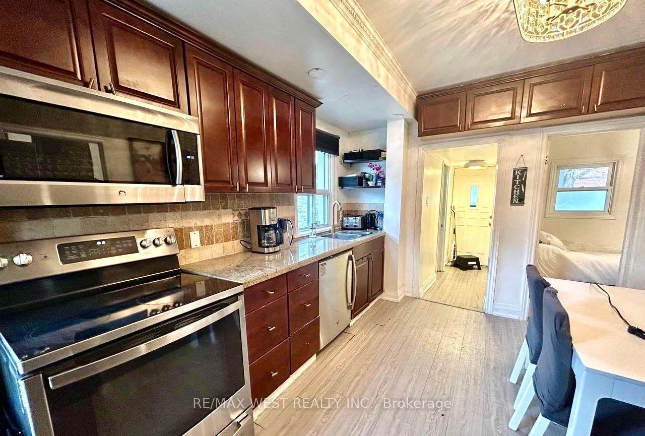 36 Fourteenth Street E • Toronto, ON photo 10
