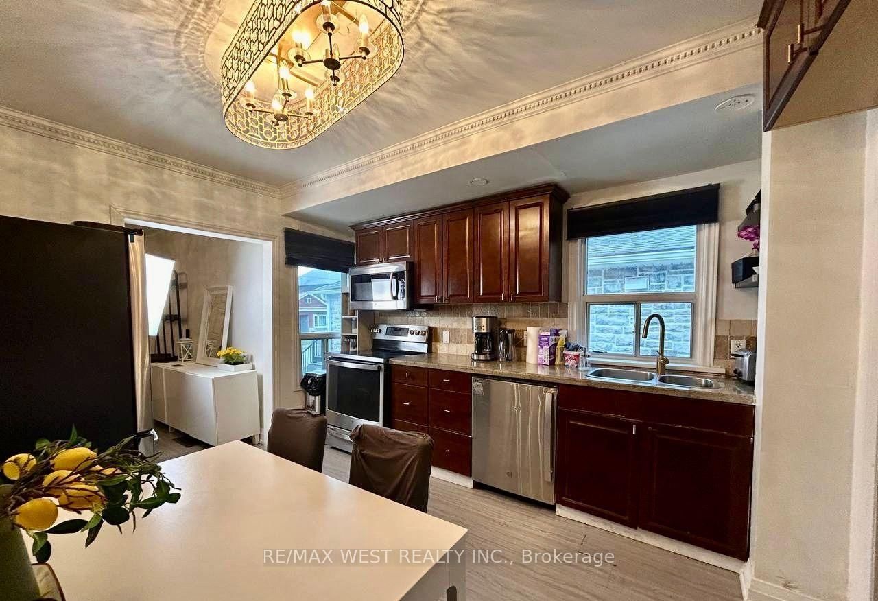 36 Fourteenth Street E • Toronto, ON photo 12