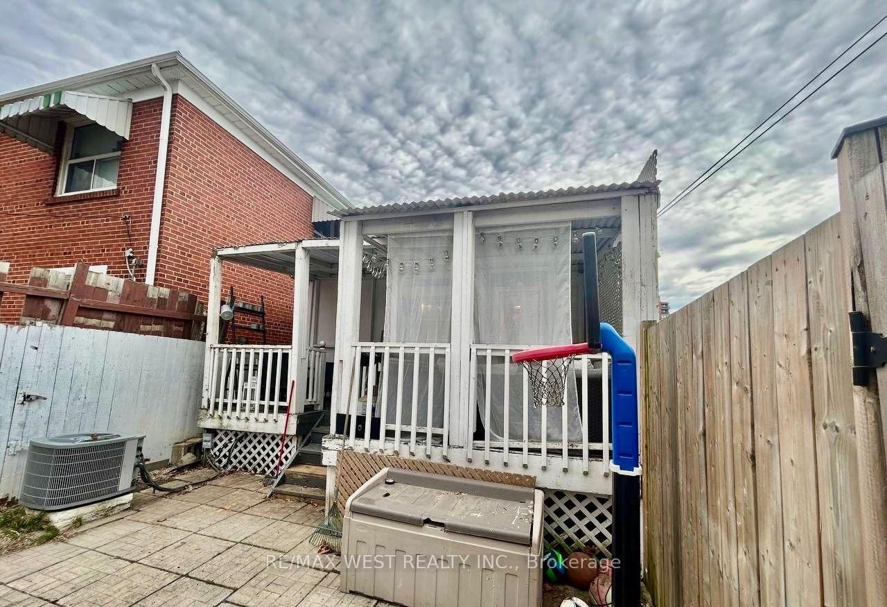 36 Fourteenth Street E • Toronto, ON photo 25