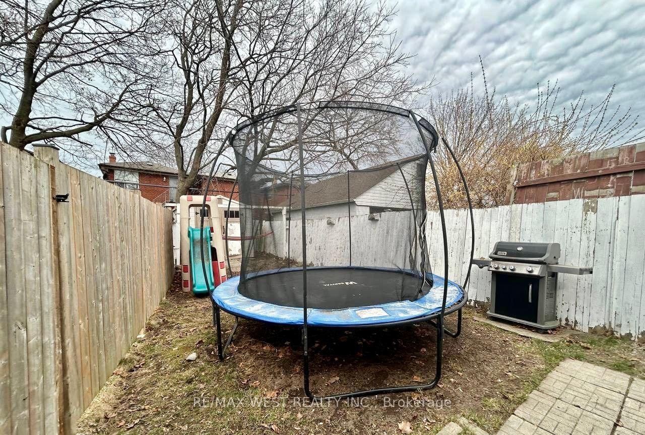 36 Fourteenth Street E • Toronto, ON photo 26