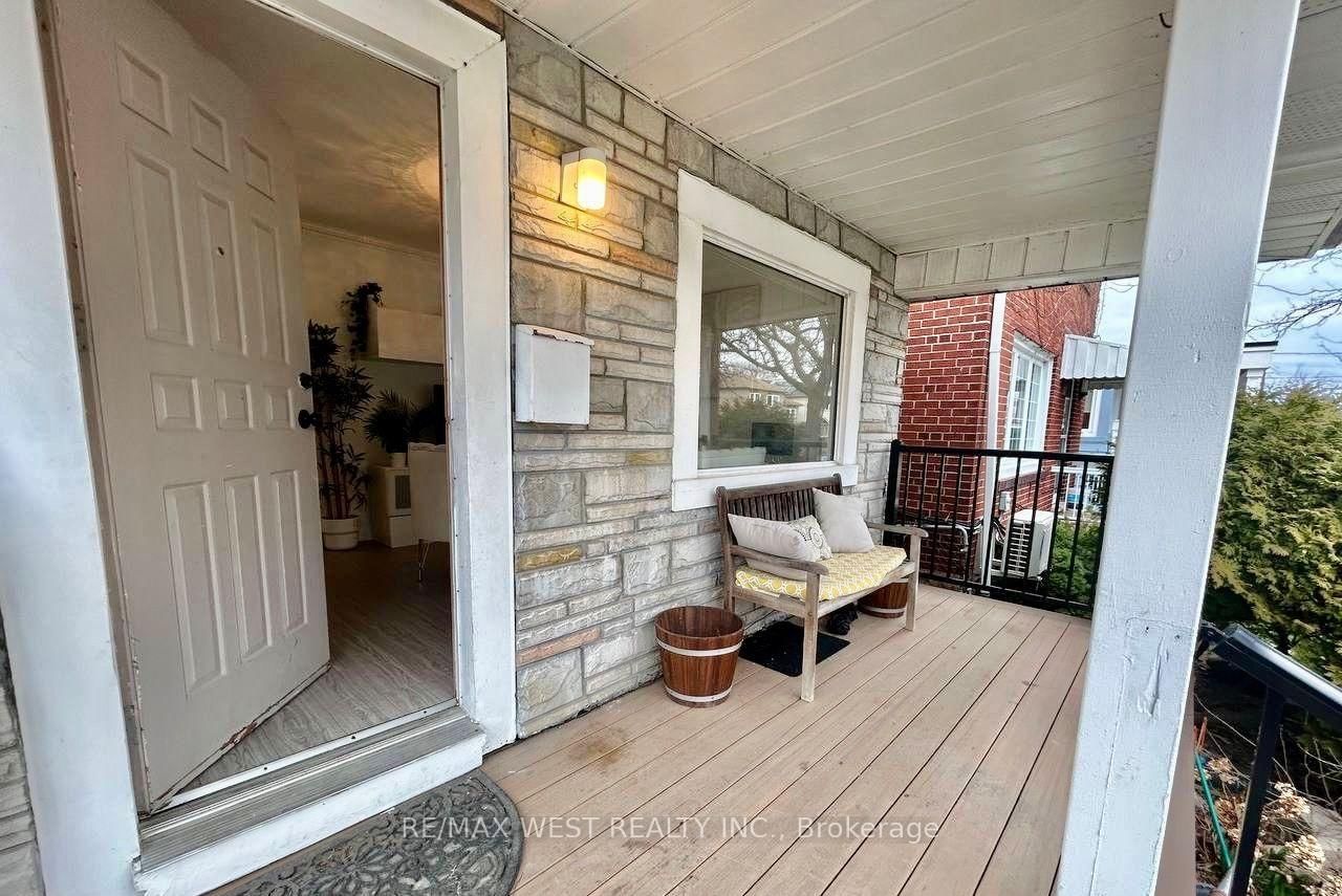 36 Fourteenth Street E • Toronto, ON photo 3