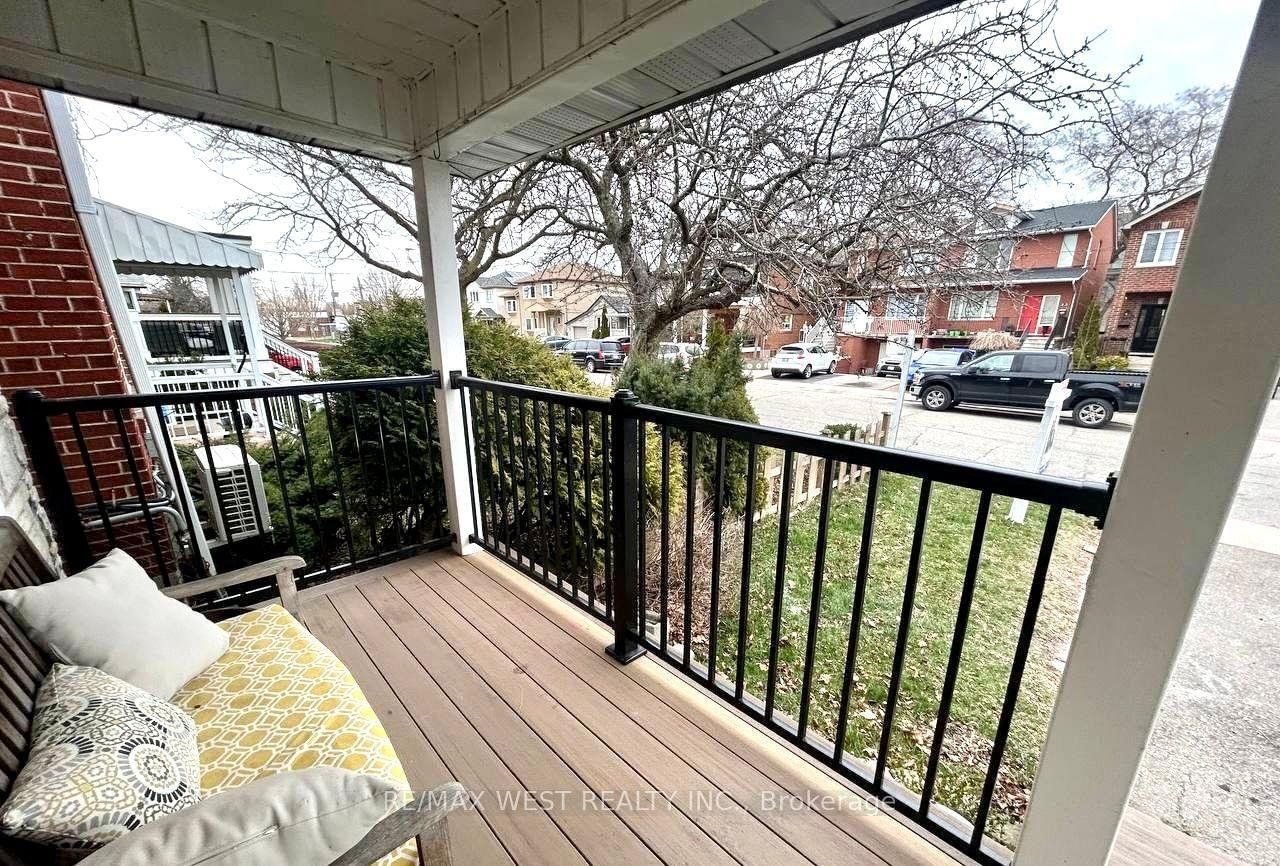 36 Fourteenth Street E • Toronto, ON photo 4