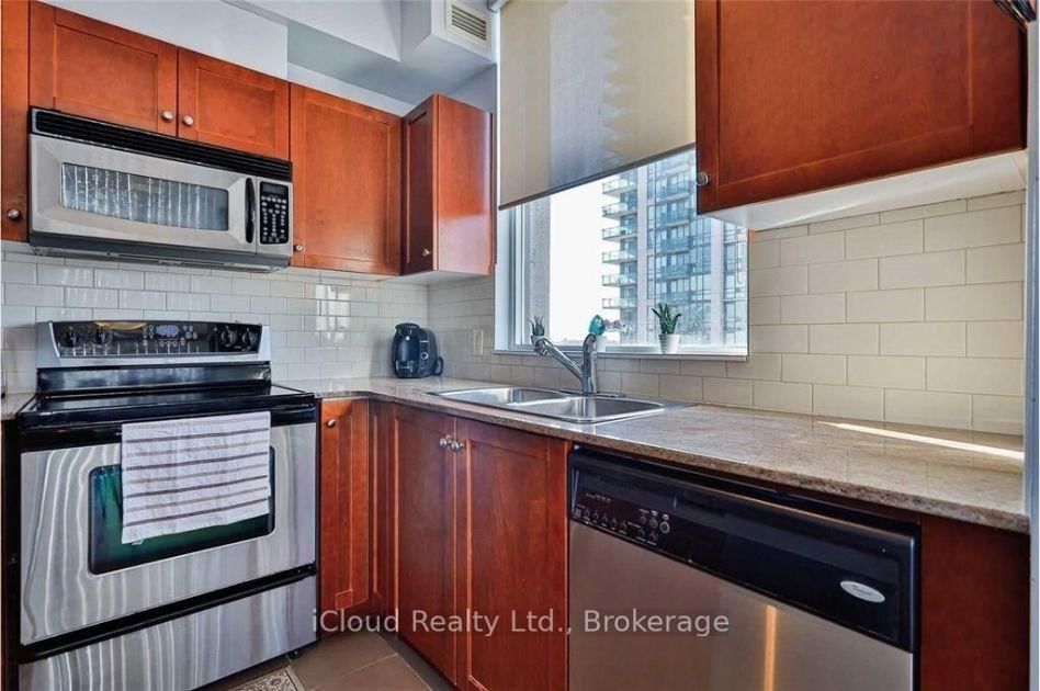 807 - 3504 Hurontario Street, Mississauga 5
