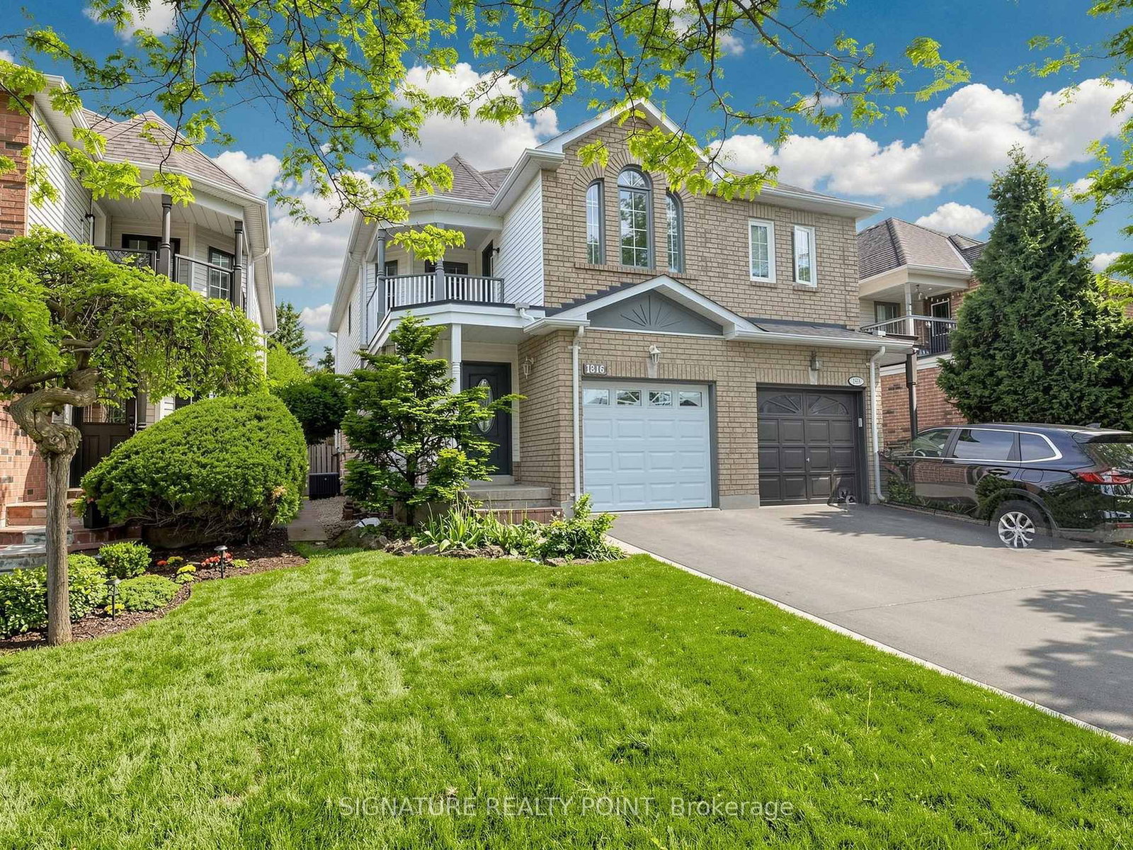 1816 Hobson Drive • Burlington, ON photo 2