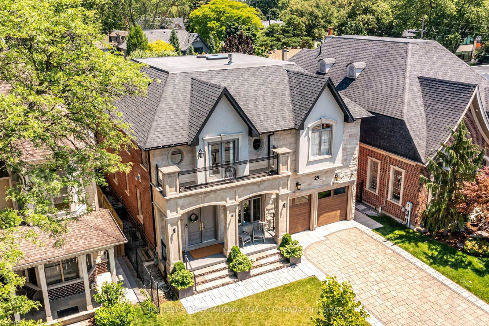 29 Oakwood Avenue • Mississauga, ON photo 1