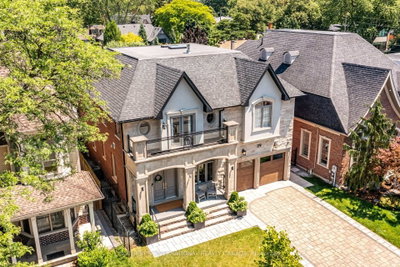 29 Oakwood Avenue S