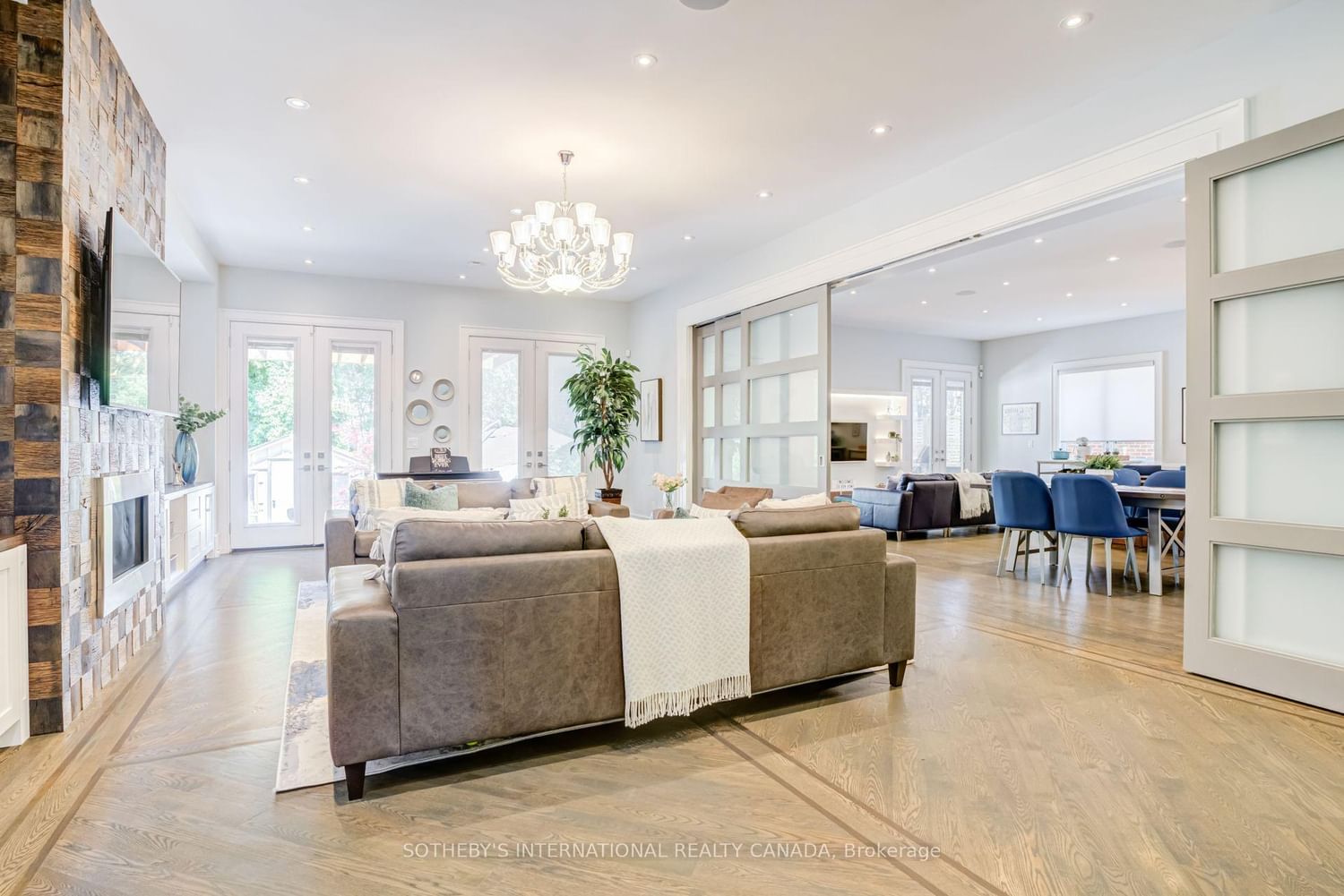 29 Oakwood Avenue • Mississauga, ON photo 5