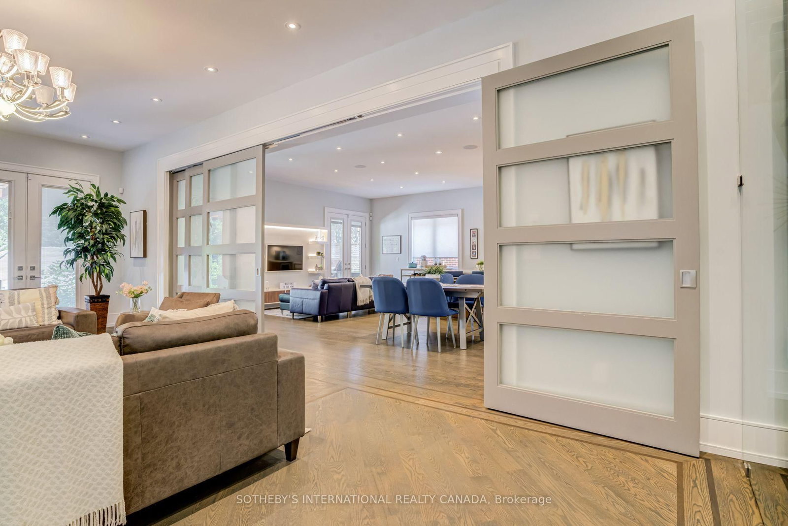 29 Oakwood Avenue • Mississauga, ON photo 7