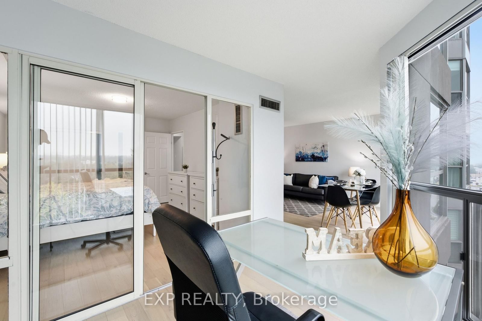 2155 Burnhamthorpe Road W • #1005 • Mississauga, ON photo 16