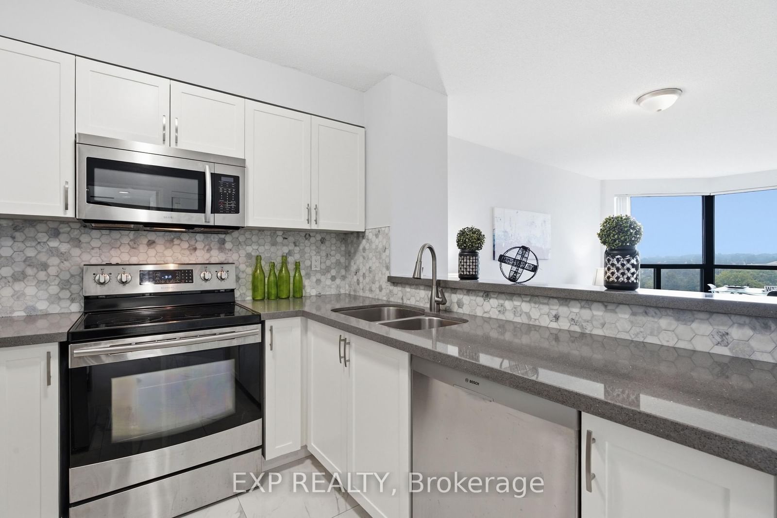 2155 Burnhamthorpe Road W • #1005 • Mississauga, ON photo 9