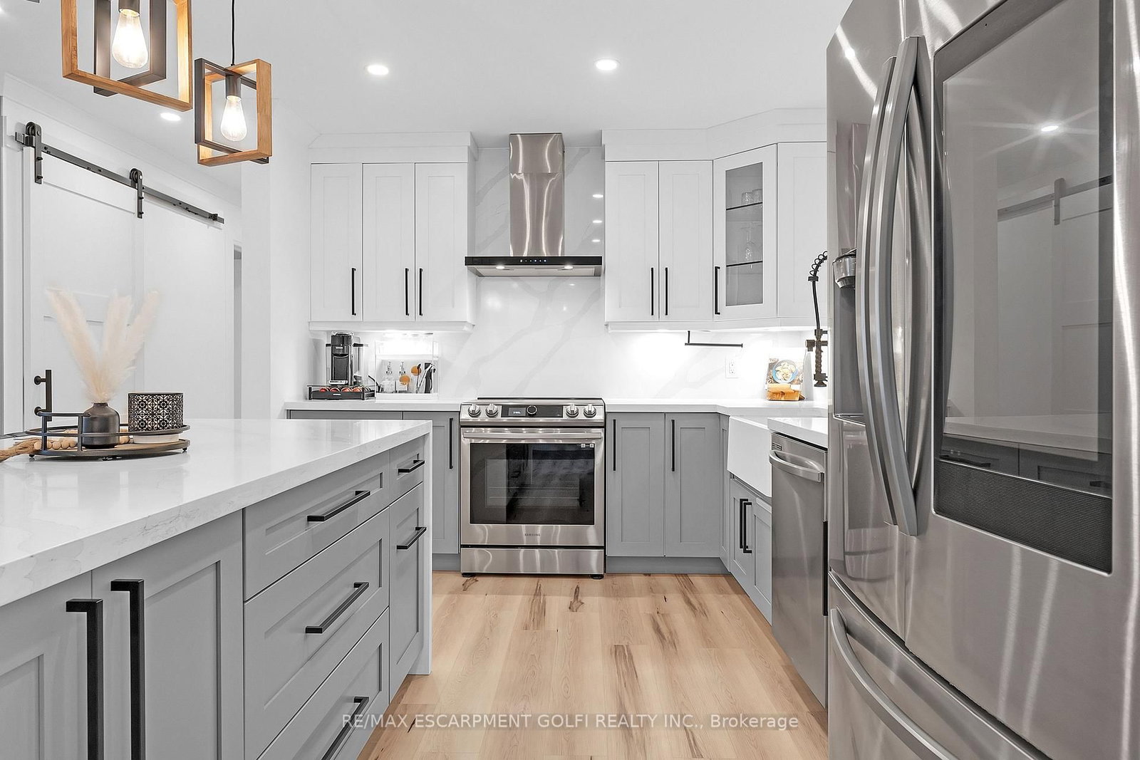 4236 LONGMOOR Drive • Burlington, ON photo 14