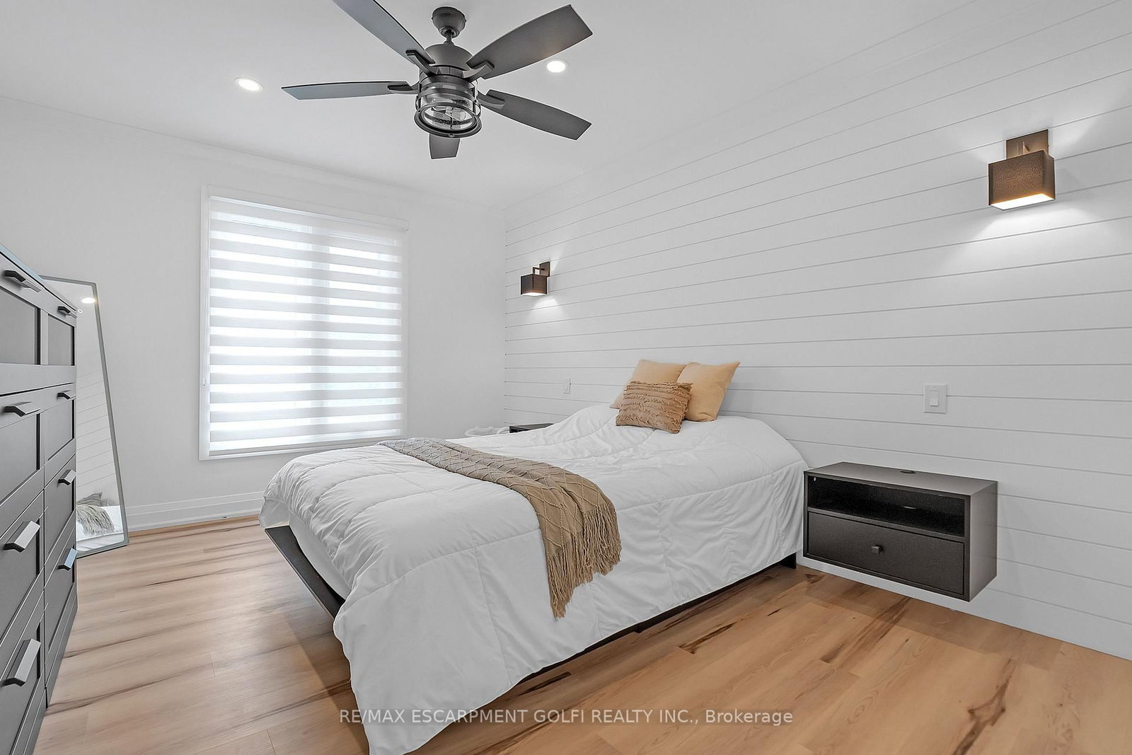 4236 LONGMOOR Drive • Burlington, ON photo 17