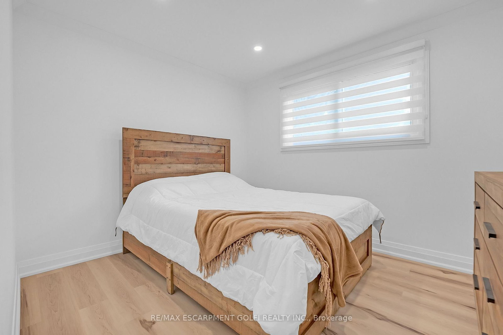 4236 LONGMOOR Drive • Burlington, ON photo 20