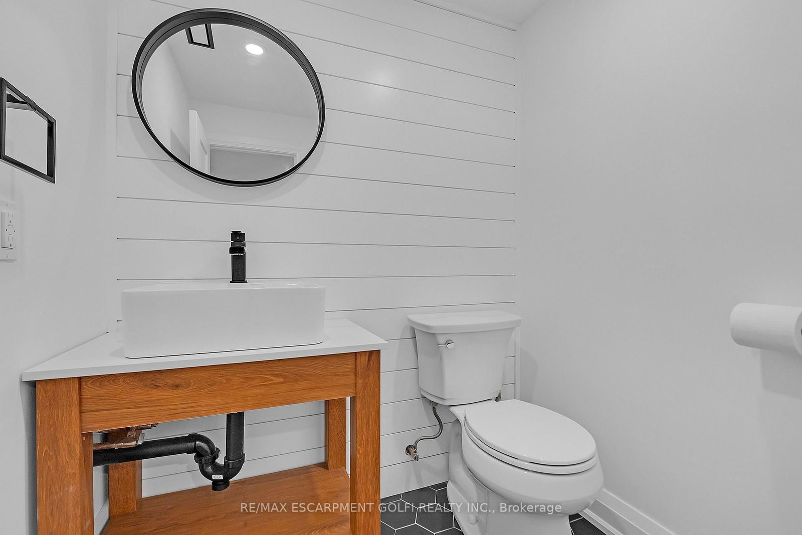 4236 LONGMOOR Drive • Burlington, ON photo 30