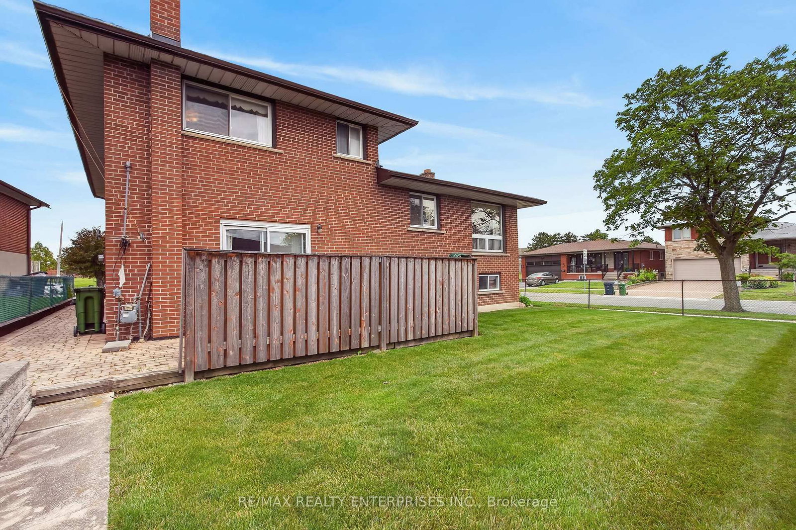 3 Slane Court • Toronto, ON photo 48