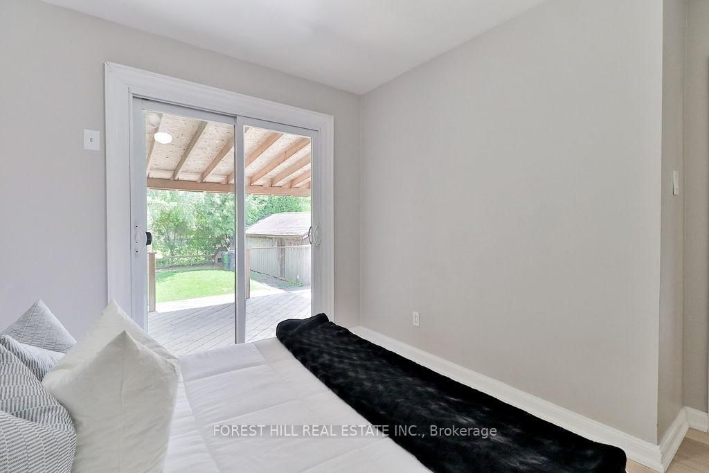 19 Silvercrest Avenue • Toronto, ON photo 22