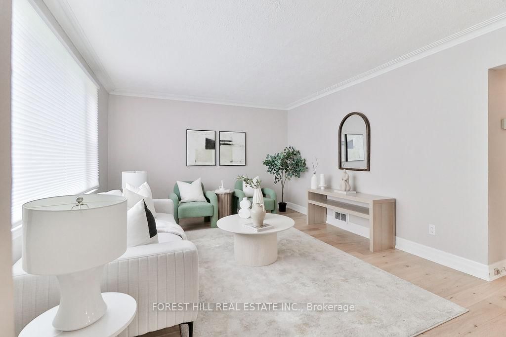 19 Silvercrest Avenue • Toronto, ON photo 5