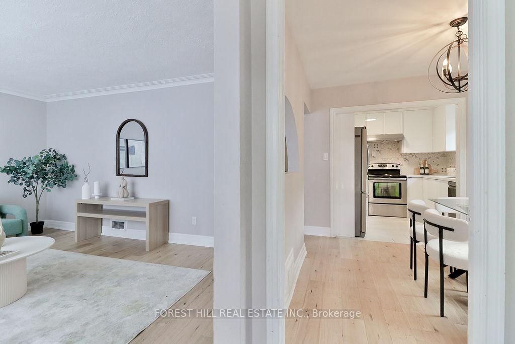 19 Silvercrest Avenue • Toronto, ON photo 6