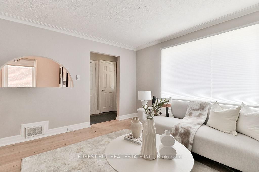 19 Silvercrest Avenue • Toronto, ON photo 9