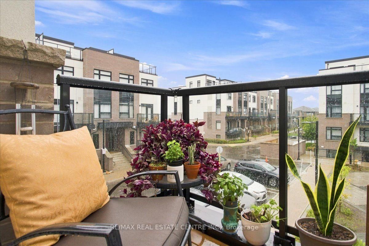 1597 Rose Way • #103 • Milton, ON photo 12