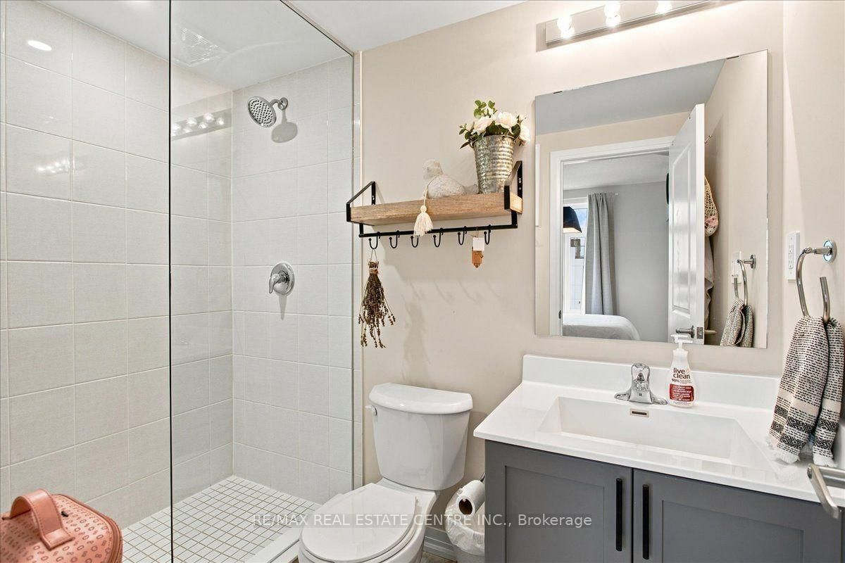 1597 Rose Way • #103 • Milton, ON photo 17