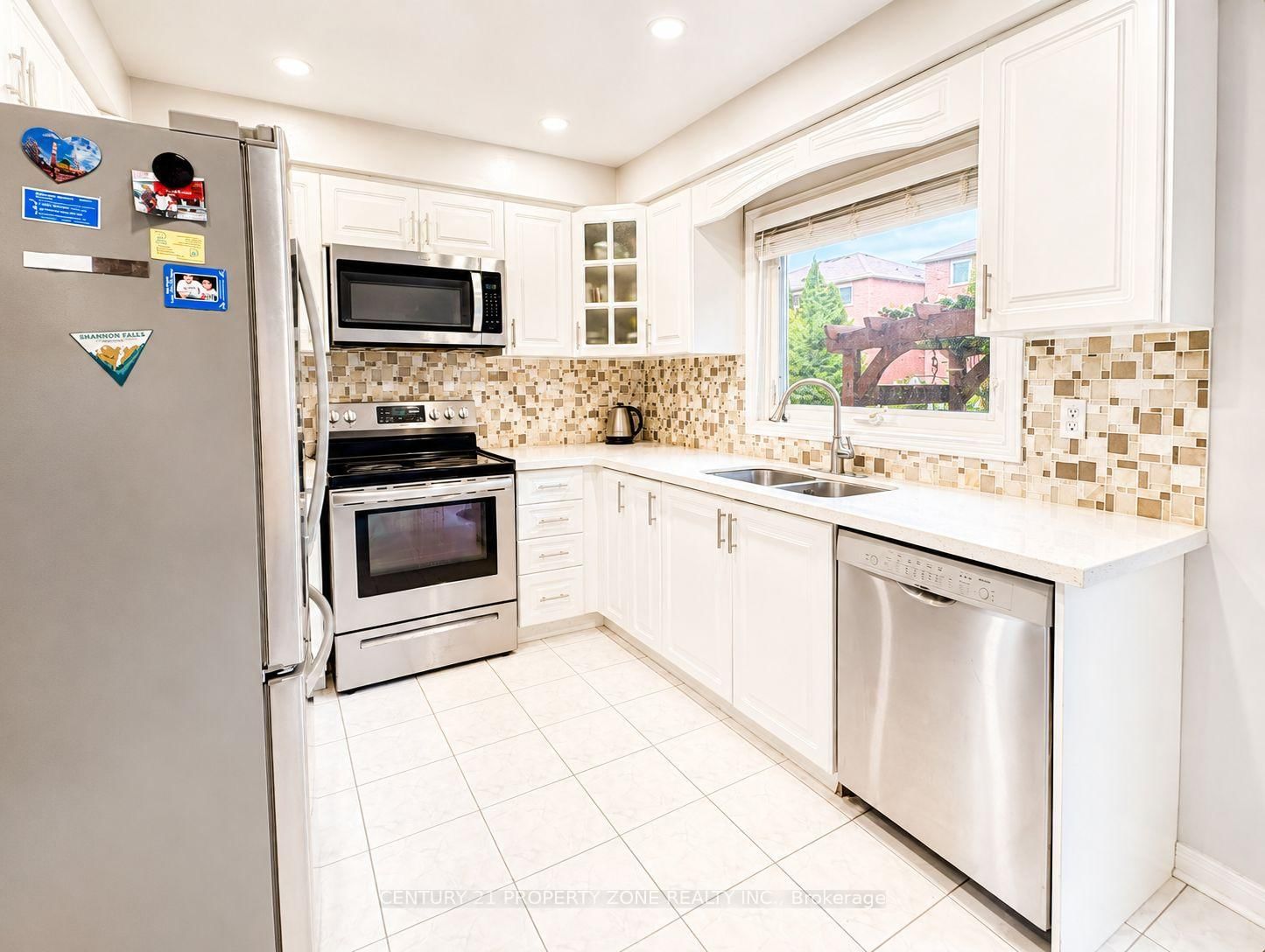 5456 Palmerston Crescent • Mississauga, ON photo 4