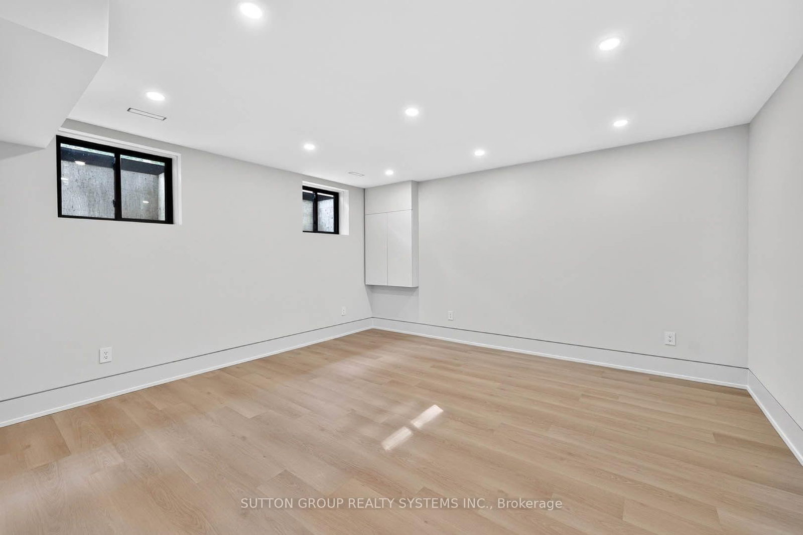 2052 Redan Drive • Mississauga, ON photo 40