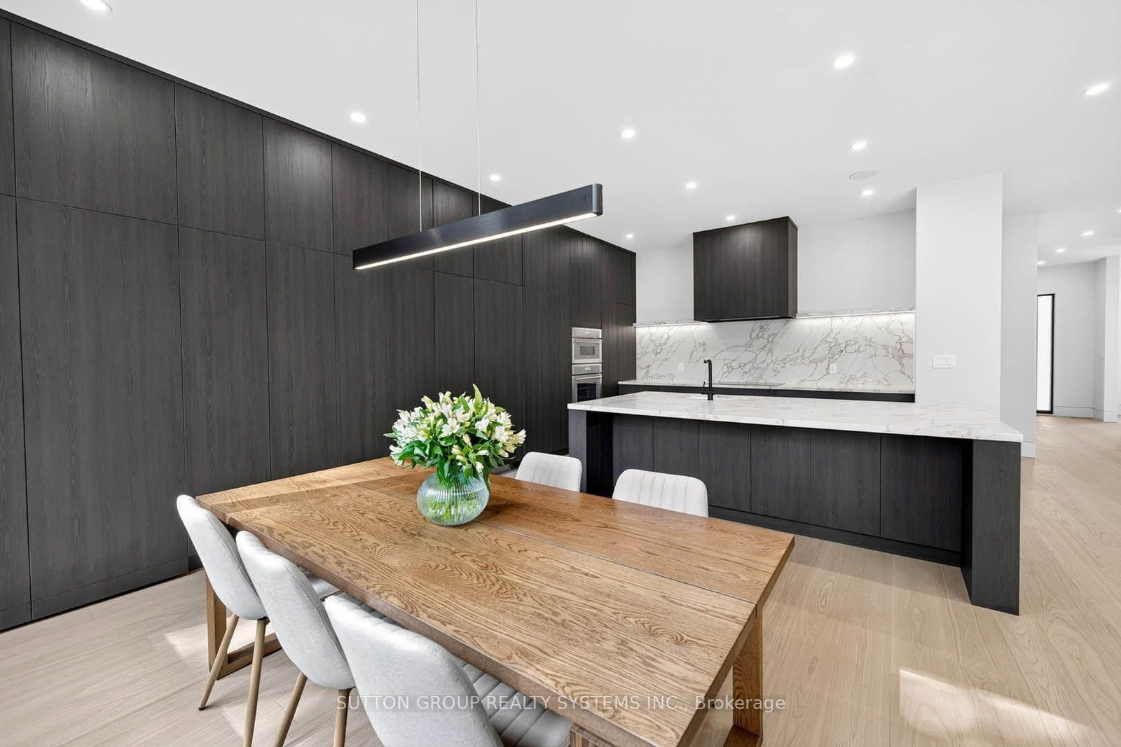 2052 Redan Drive • Mississauga, ON photo 8