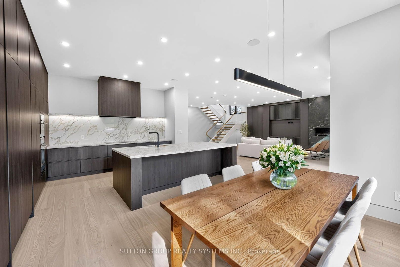 2052 Redan Drive • Mississauga, ON photo 9