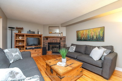 69 Parkside Drive • Brampton, ON photo 8
